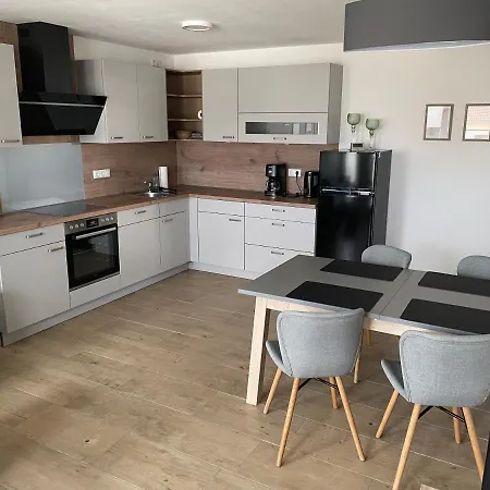 דירה Haus Edith זאסניץ